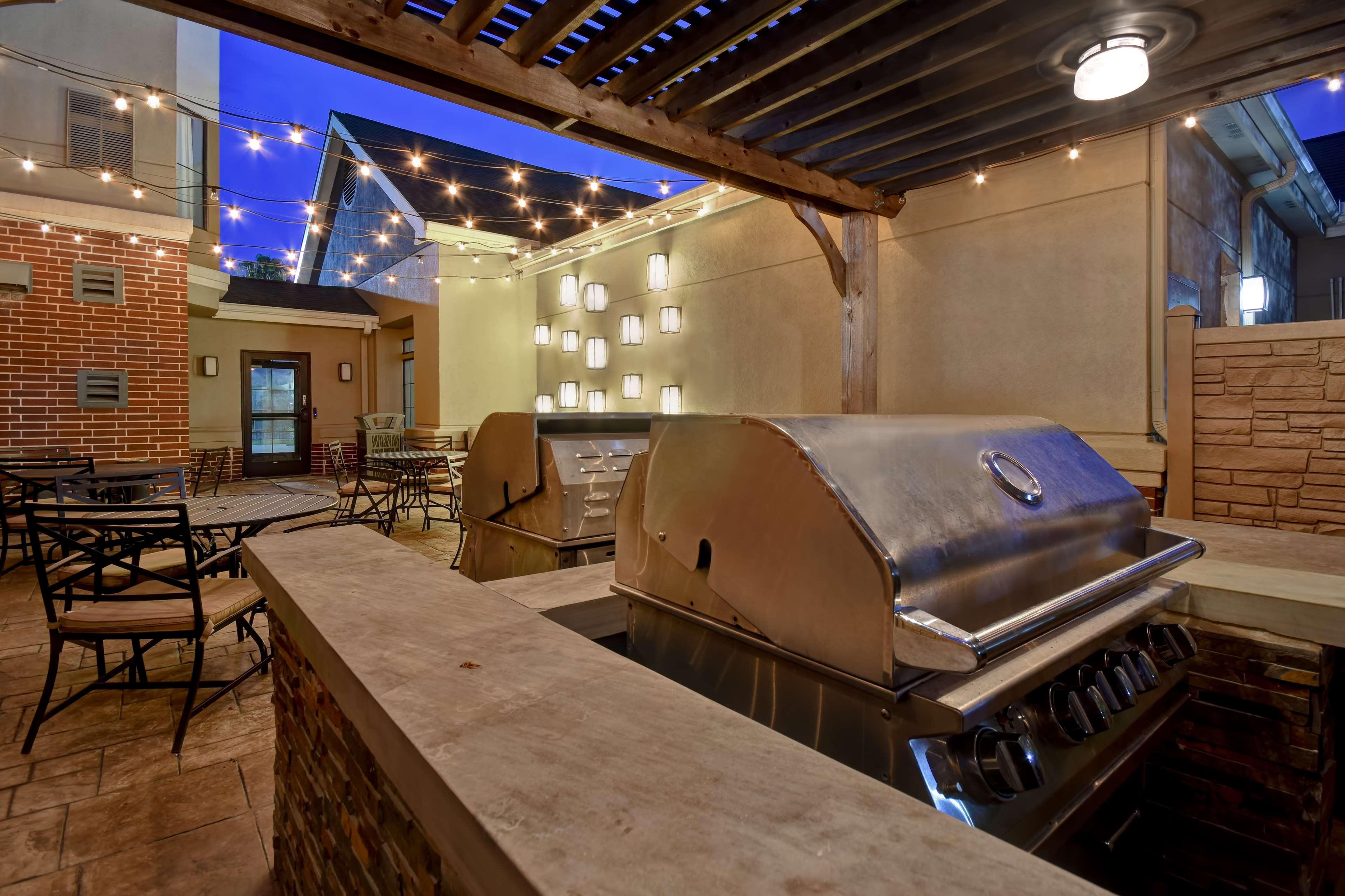 Hotel Homewood By Hilton Hou Intercontinental Airport