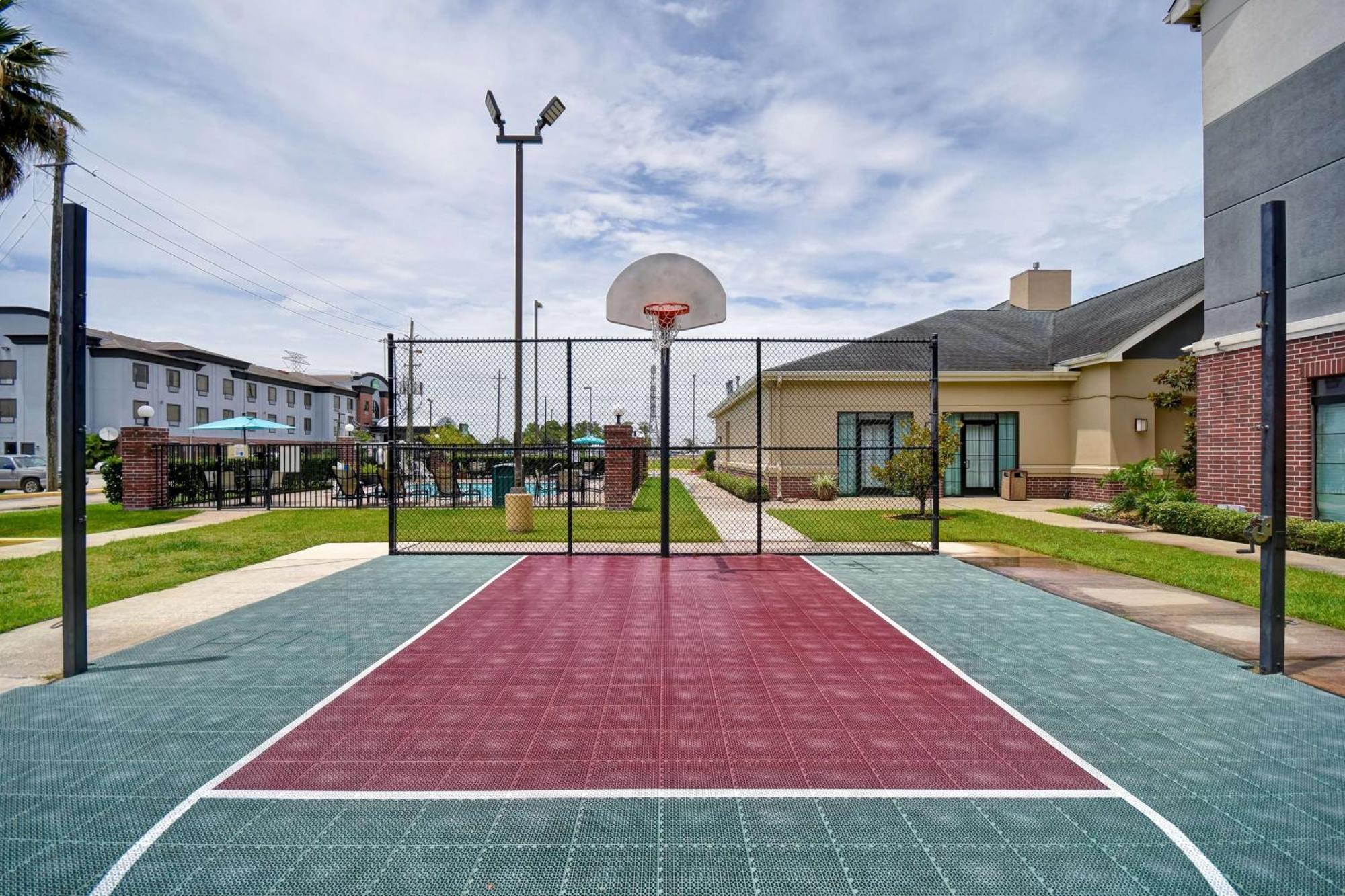 Homewood By Hilton Hou Intercontinental Airport Hotel 3*